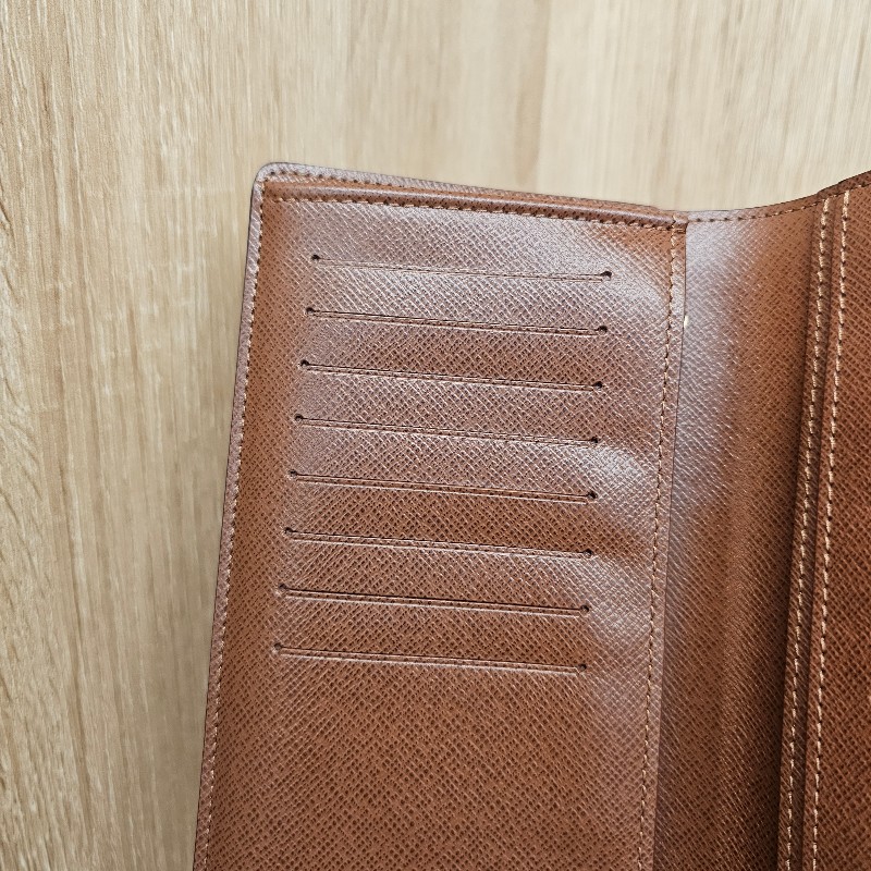 [經典款過年出清❣️] LV老花金釦對開長夾-4