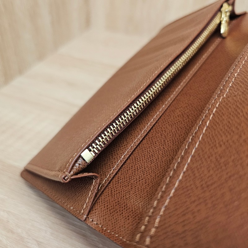 [經典款過年出清❣️] LV老花金釦對開長夾-8