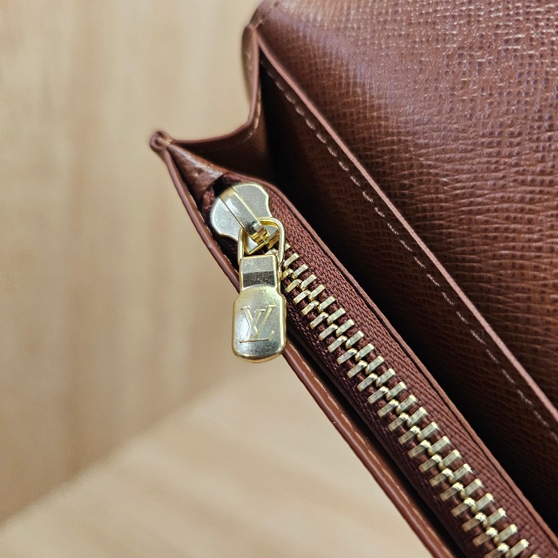 [經典款過年出清❣️] LV老花金釦對開長夾-9