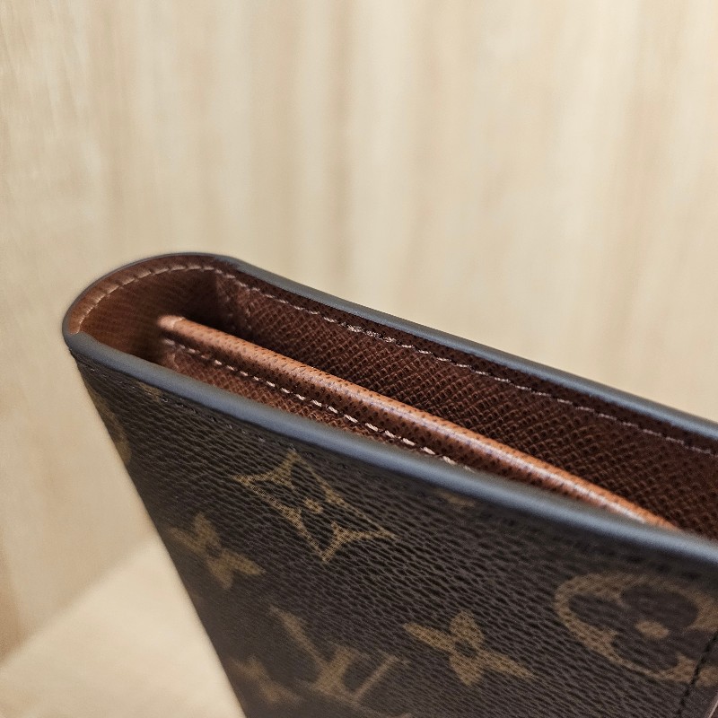 [經典款過年出清❣️] LV老花金釦對開長夾-13