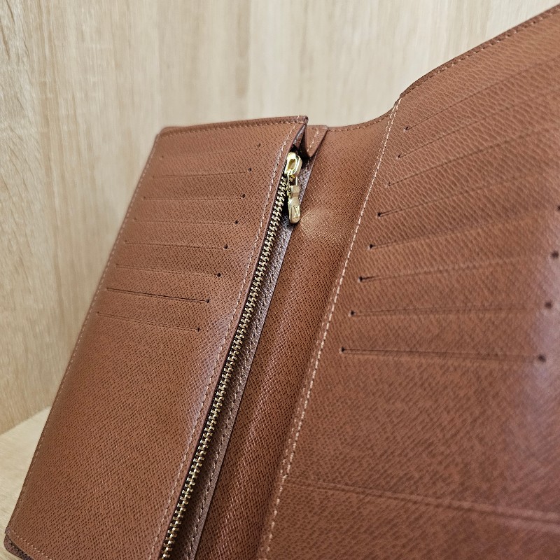 [經典款過年出清❣️] LV老花金釦對開長夾-14