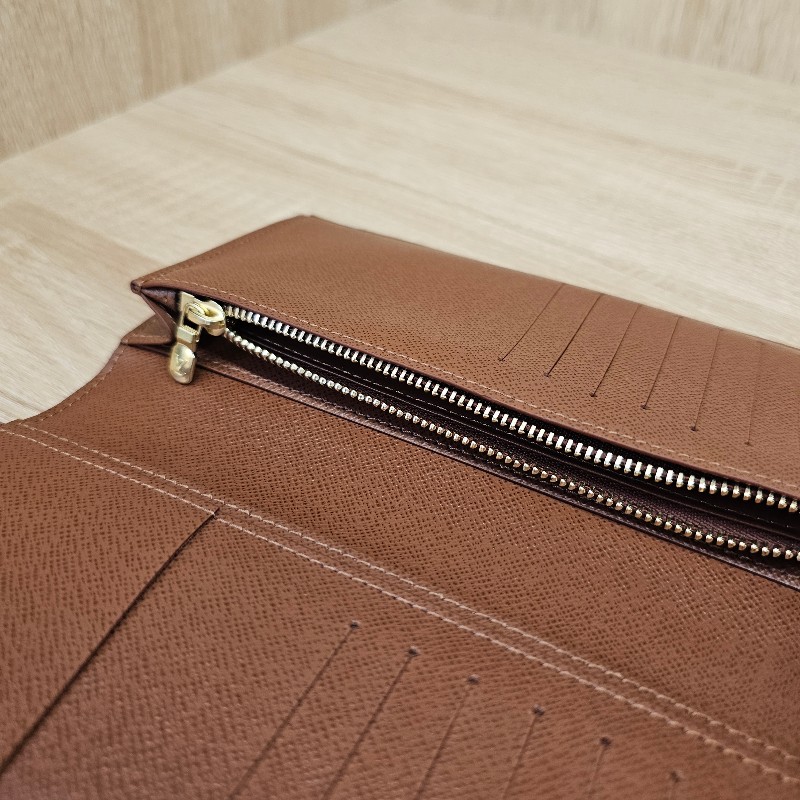 [經典款過年出清❣️] LV老花金釦對開長夾-17