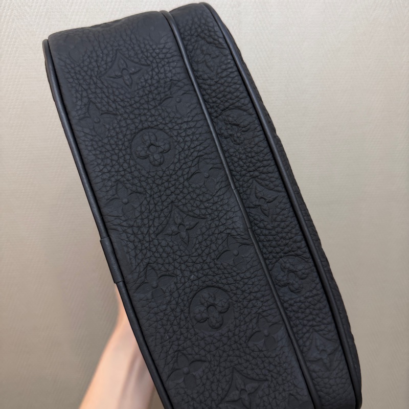 LV 黑牛皮壓紋S-Lock黑釦手提斜背郵差包M58489-5