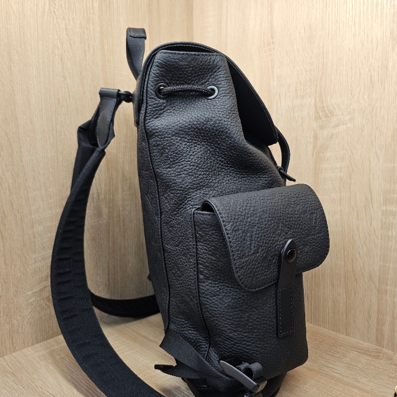 [品況超新❣️] LV黑牛皮壓紋Christopher PM雙肩後背包-3