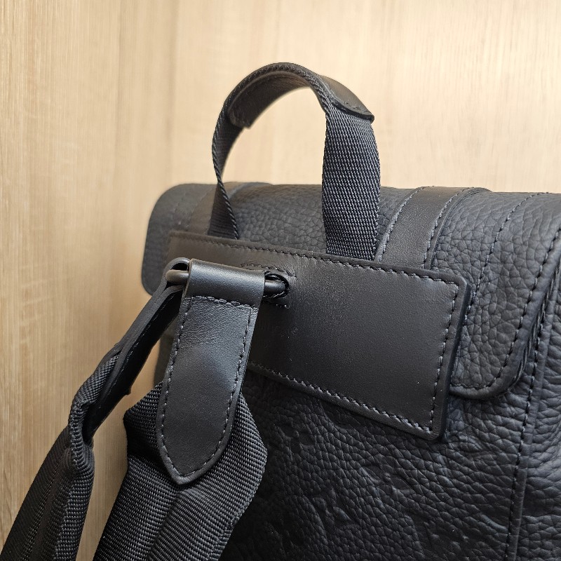 [品況超新❣️] LV黑牛皮壓紋Christopher PM雙肩後背包-5