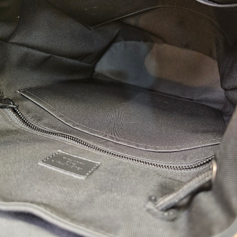 [品況超新❣️] LV黑牛皮壓紋Christopher PM雙肩後背包-16