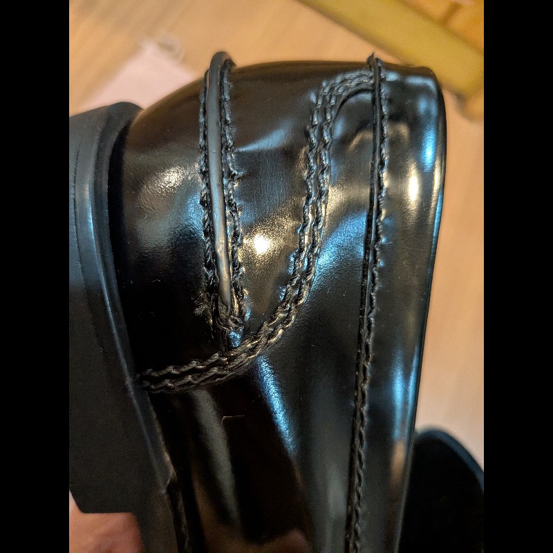 【全新現貨】Miu Miu 經典金幣亮面樂福鞋 41號|專櫃極稀有大尺碼!附全套原廠包裝#MiuMiu #PennyLoafers #大尺碼女鞋 #41號 #全新正品 #金幣樂福鞋 #精品現貨 #穿搭必備-4