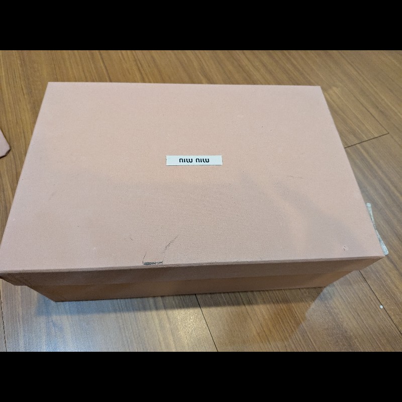 【全新現貨】Miu Miu 經典金幣亮面樂福鞋 41號|專櫃極稀有大尺碼!附全套原廠包裝#MiuMiu #PennyLoafers #大尺碼女鞋 #41號 #全新正品 #金幣樂福鞋 #精品現貨 #穿搭必備-16