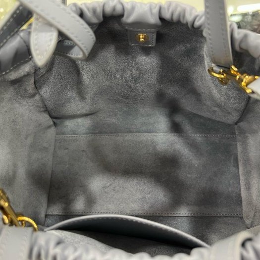 東區正精品㊣CELINE CUIR TRIOMPHE CABAS 111013 全新未使用水藍色全皮吸扣抽繩包手提斜背包 RZ6142-3