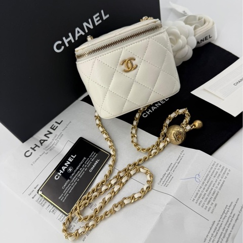 Chanel 2021 Lambskin Leather White Quilted Classic Mini Vanity Case with Chain in Gold-tone Metal Hardware