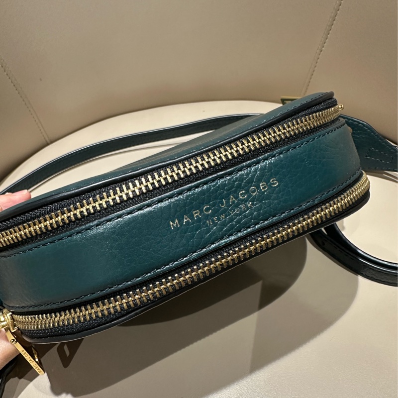 MARC JACOBS半月形雙層拉鏈包-3