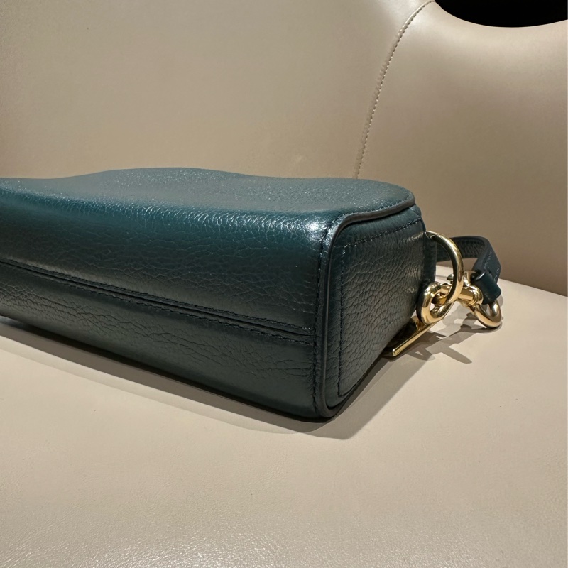 MARC JACOBS半月形雙層拉鏈包-9