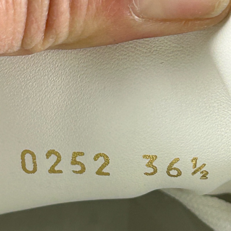 98新Louis Vuitton路易威登白粉Time Out老花板鞋 尺碼：36.5 码-6