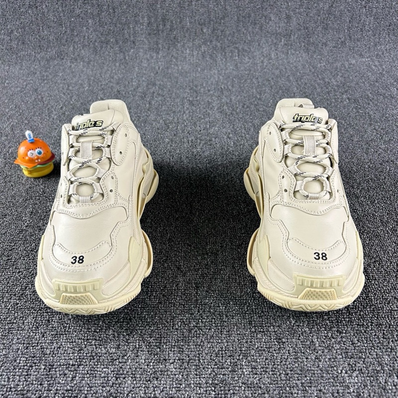 98新巴黎世家灰色Triples老爹鞋 尺碼:38 碼-1