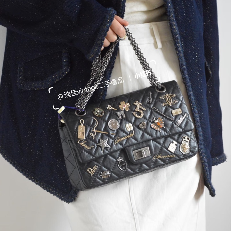 💍香奈兒限量Reissue復刻款Chanel鞣製牛皮徽章小號黑銀2.55鏈條包-1