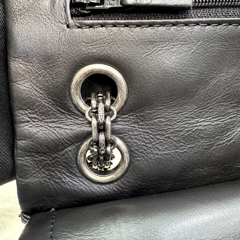 💍香奈兒限量Reissue復刻款Chanel鞣製牛皮徽章小號黑銀2.55鏈條包-29