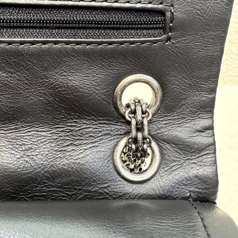 💍香奈兒限量Reissue復刻款Chanel鞣製牛皮徽章小號黑銀2.55鏈條包-30