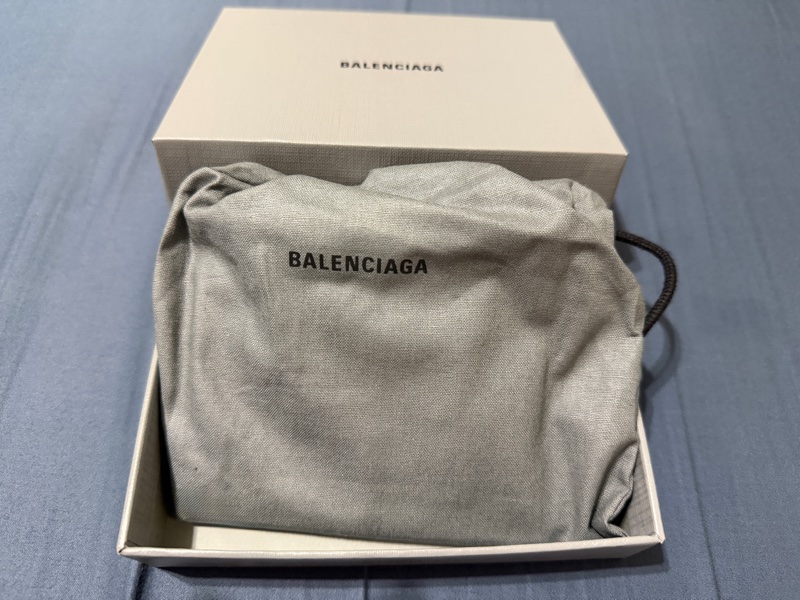 BALENCIAGA 巴黎世家 Le Cagole 經典 鉚釘塗鴉羊皮卡片零錢包-7