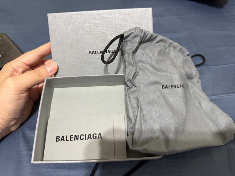 BALENCIAGA 巴黎世家 Le Cagole 經典 鉚釘塗鴉羊皮卡片零錢包-14