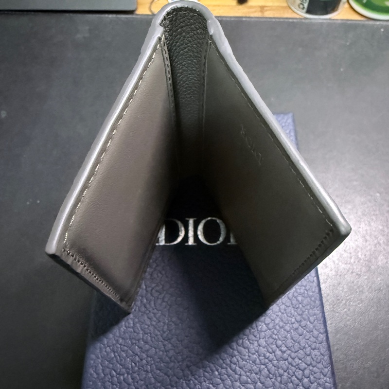 Dior 直式對折卡夾-8