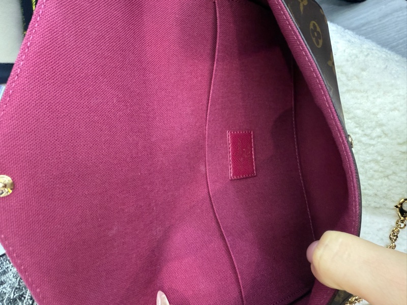 LV三合一 斜挎包-5