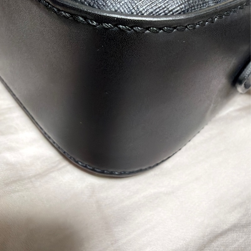 少用閒置品_大全配_台灣購證_Gucci_經典黑老花相機包_5748865RLN-11