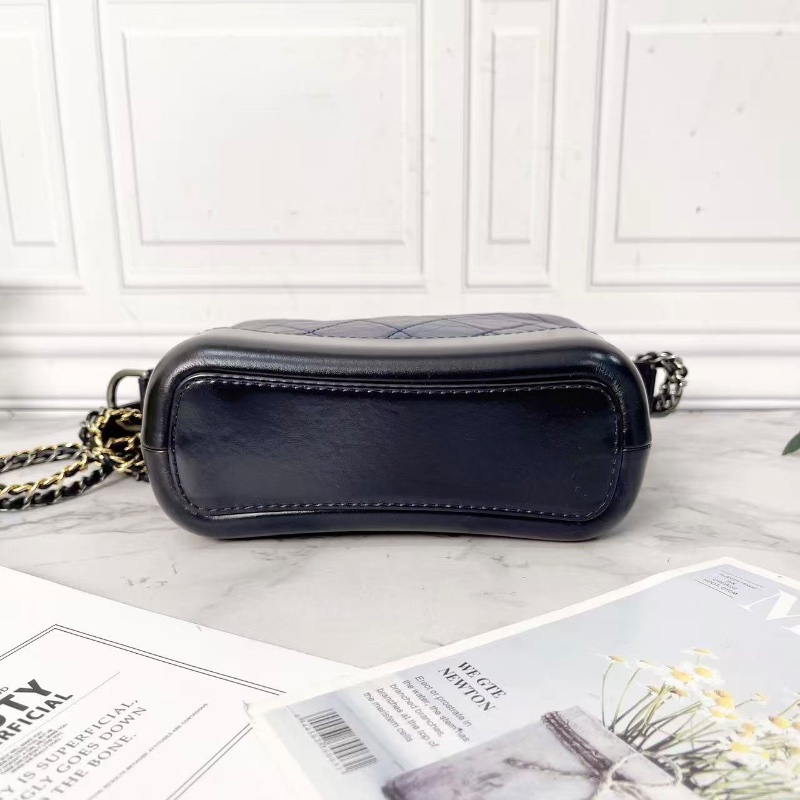 CHANEL 小號藍黑拼色流浪包肩背斜背包20×15×8 98新配件塵袋購證保卡-4