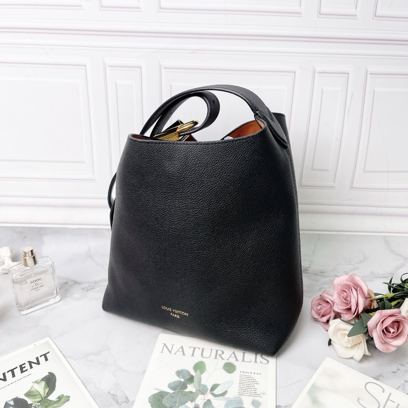 LV Low Key Hobo小號黑色全皮手袋水桶肩背包24×26×14 98新配件塵袋盒子-5