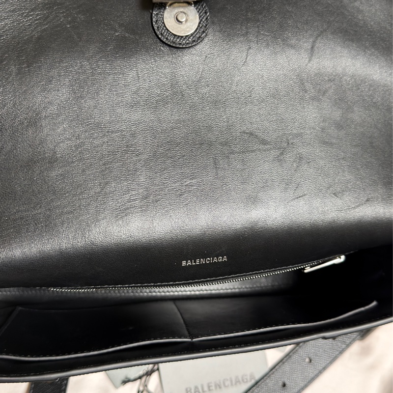 二手閒置品_台灣購證_Balenciaga_巴黎世家_男版沙漏包_24SS_Downtown 單肩包_ 7364732AABJ-13