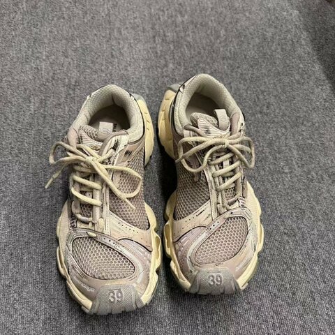 巴黎世家 Stapler 釘書機 低筒復古老爹鞋 米色 39 號