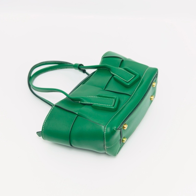 BV 綠色mini Arco編織手提斜背包18*13*9 98新配件塵袋-5