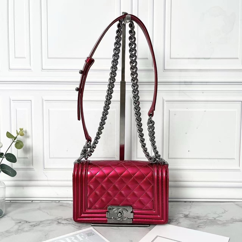 Chanel 桃紅色漆皮小號leboy肩背斜背包 12×20.5×8.5 98新配件塵袋-1