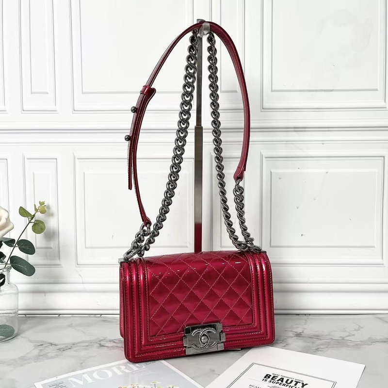 Chanel 桃紅色漆皮小號leboy肩背斜背包 12×20.5×8.5 98新配件塵袋-3