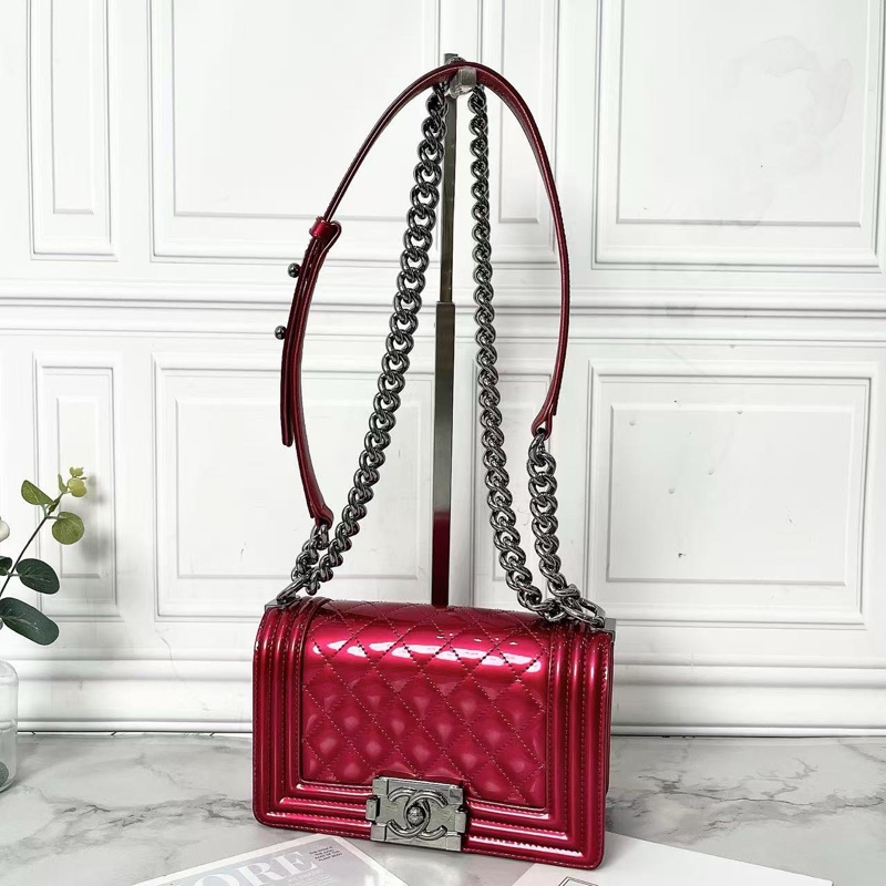 Chanel 桃紅色漆皮小號leboy肩背斜背包 12×20.5×8.5 98新配件塵袋-5