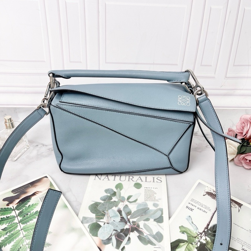 loewe 藍色牛皮puzzle 24*16*10 98新塵袋-4