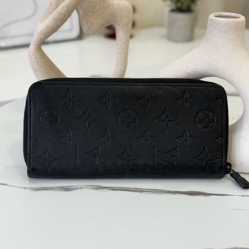 LV黑壓紋直式拉鍊長夾M62902 ✨最新晶片款-0