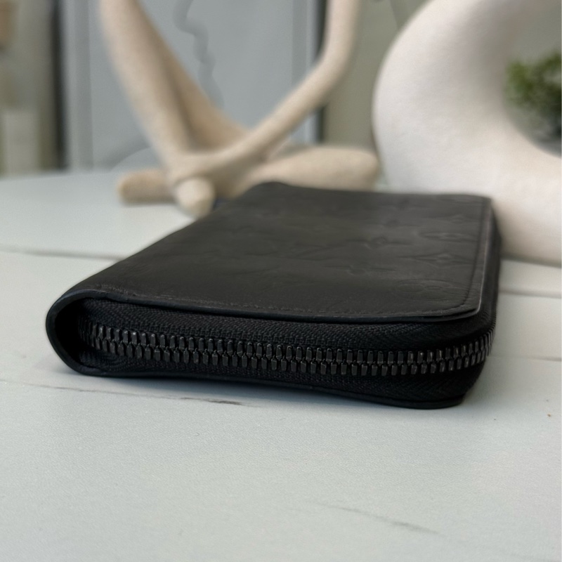LV黑壓紋直式拉鍊長夾M62902 ✨最新晶片款-4