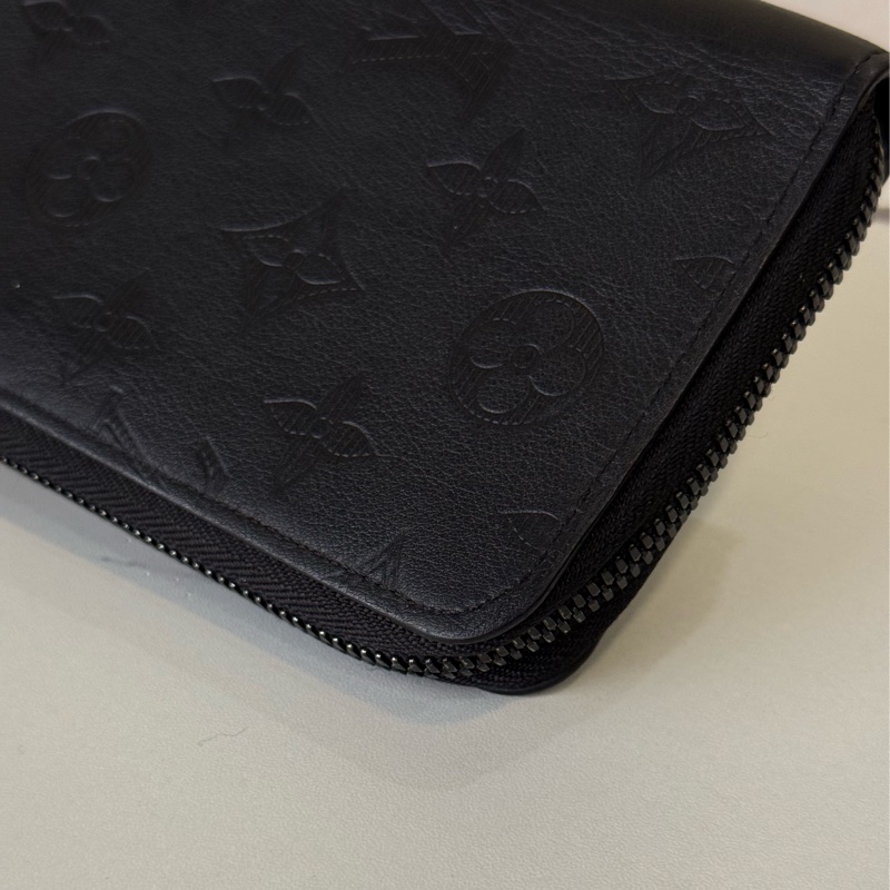 LV黑壓紋直式拉鍊長夾M62902 ✨最新晶片款-9