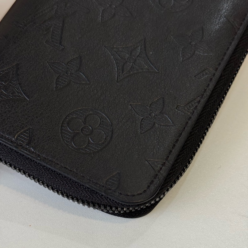 LV黑壓紋直式拉鍊長夾M62902 ✨最新晶片款-10