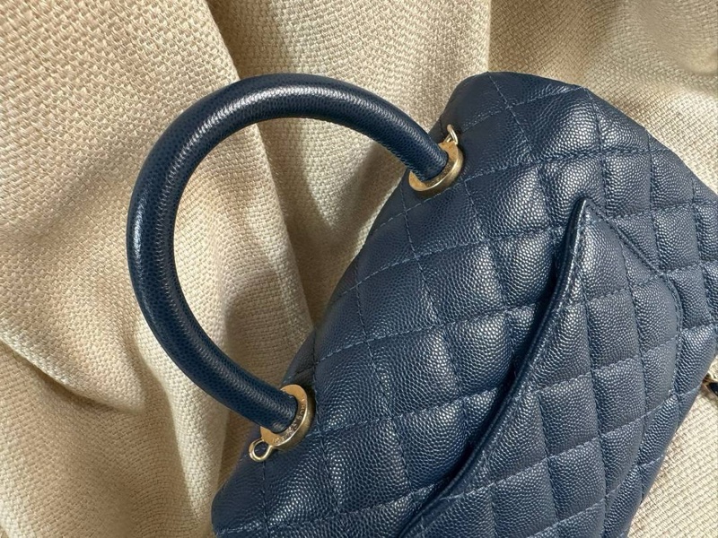 小巴黎二手名牌真品Chanel coco handle 午夜藍金釦-12
