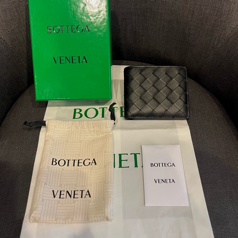 📢全新 低調耐用的經典熱銷款🖤Bottega Veneta BV新款中格牛皮編織八卡短夾 正品-2