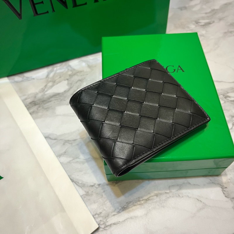 📢全新 低調耐用的經典熱銷款🖤Bottega Veneta BV新款中格牛皮編織八卡短夾 正品-5