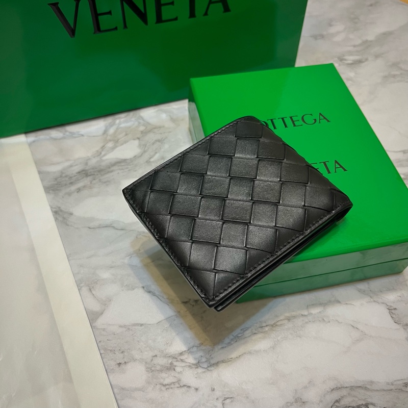 📢全新 低調耐用的經典熱銷款🖤Bottega Veneta BV新款中格牛皮編織八卡短夾 正品-7