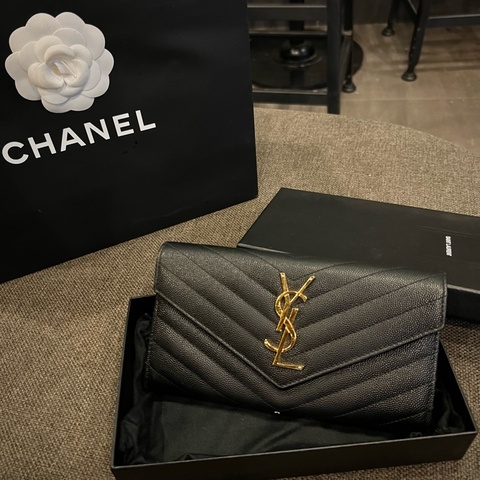 📢二手 Saint Laurent YSL黑金魚子醬掀蓋式信封長夾 正品