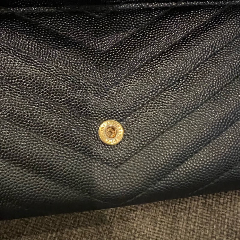📢二手 Saint Laurent YSL黑金魚子醬掀蓋式信封長夾 正品-4