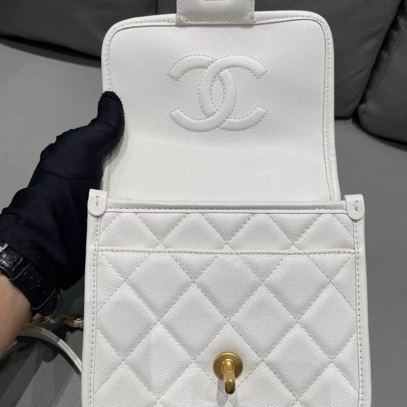 ✨Chanel 高級感小香白金豆腐包 99新 全套晶片款🤍-9