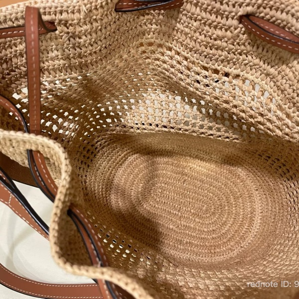 Loewe 中款草編水桶包-6
