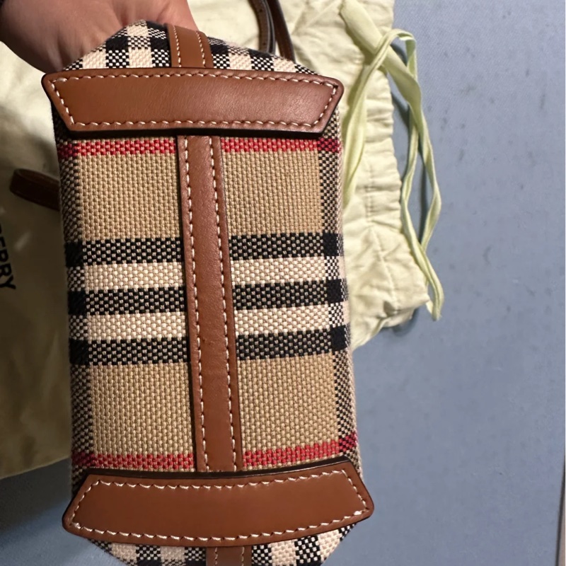 Burberry 迷你菜籃子 即新-2