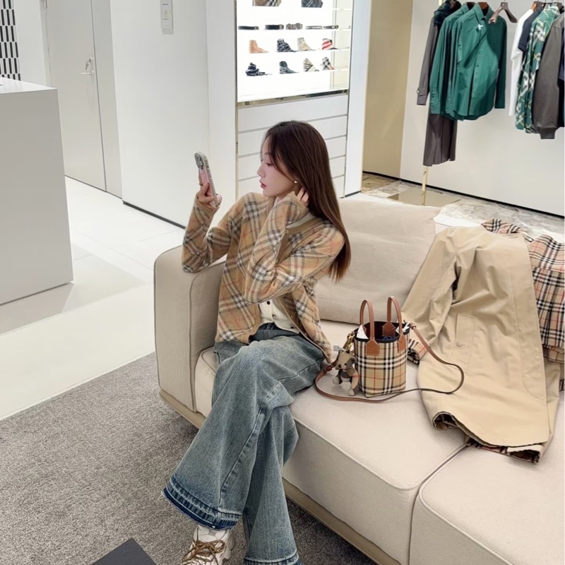 Burberry 迷你菜籃子 即新-4