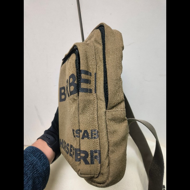 ㊣✨ Burberry✨博柏利 褐綠色 印字 布面 直立 胸前包 胸包 斜跨包 單車包/二手精品/保證正品🌳二手樹屋🌳-2